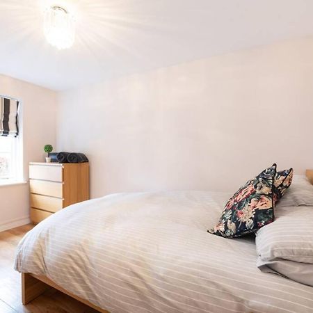 Burlington Place, Shrewsbury. 2 Bedroom, Private Parking, 5 Minutes From Town Eksteriør billede