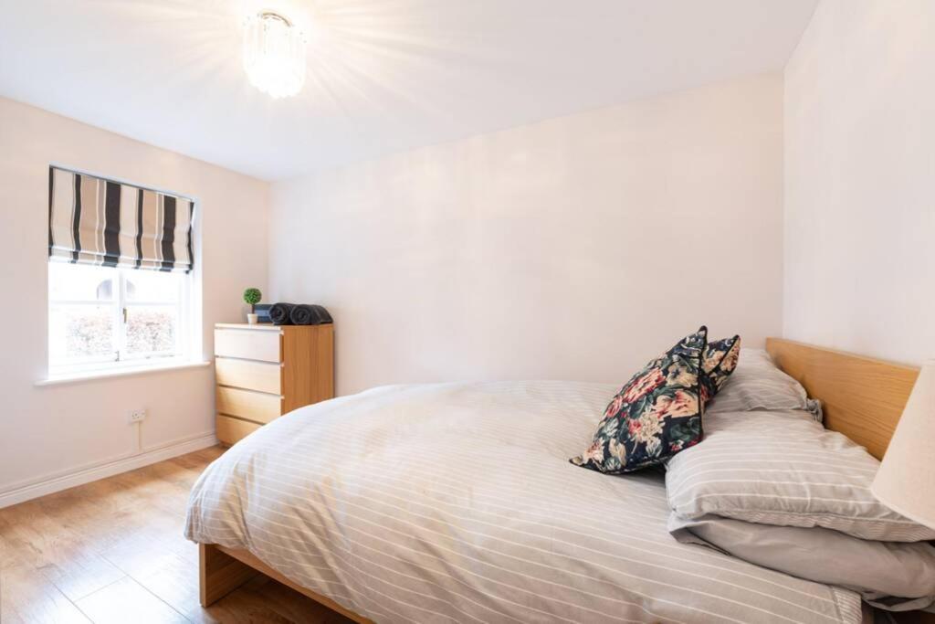 Burlington Place, Shrewsbury. 2 Bedroom, Private Parking, 5 Minutes From Town Eksteriør billede